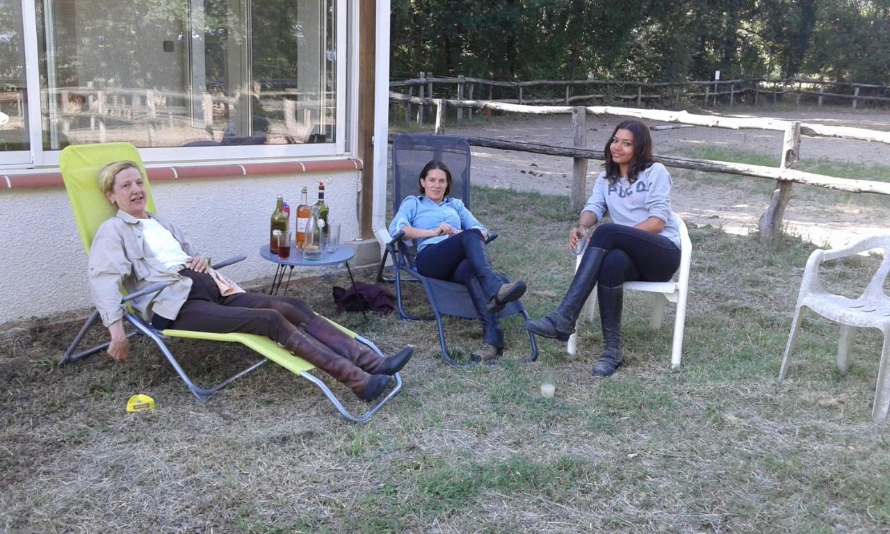 Ferme Equestre Des Abrons Villa Pailloles Exterior foto