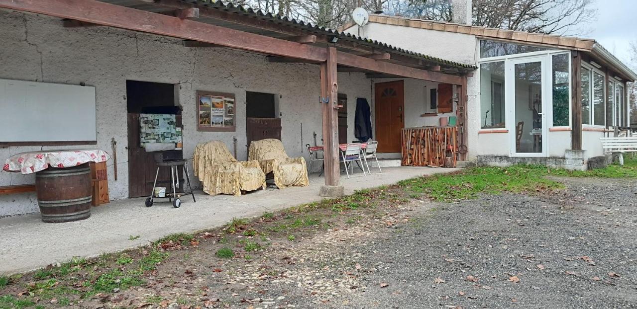 Ferme Equestre Des Abrons Villa Pailloles Exterior foto